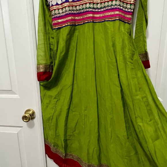 Long Desiner kurta - Picture 2 of 5